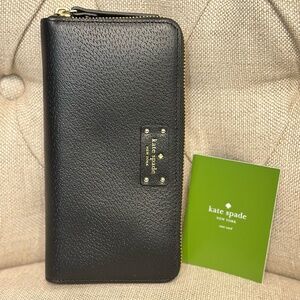KATE SPADE Grove Street Neda WLRU 2820 Black Zip Around Wallet Pre-Own No Tag